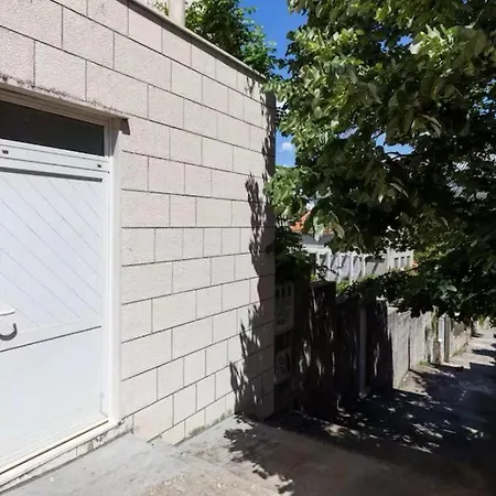 Lapadream アパート *